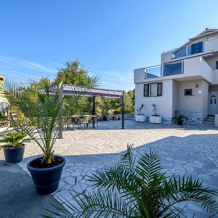 Apartments Visnja Рогозниця Екстер'єр фото