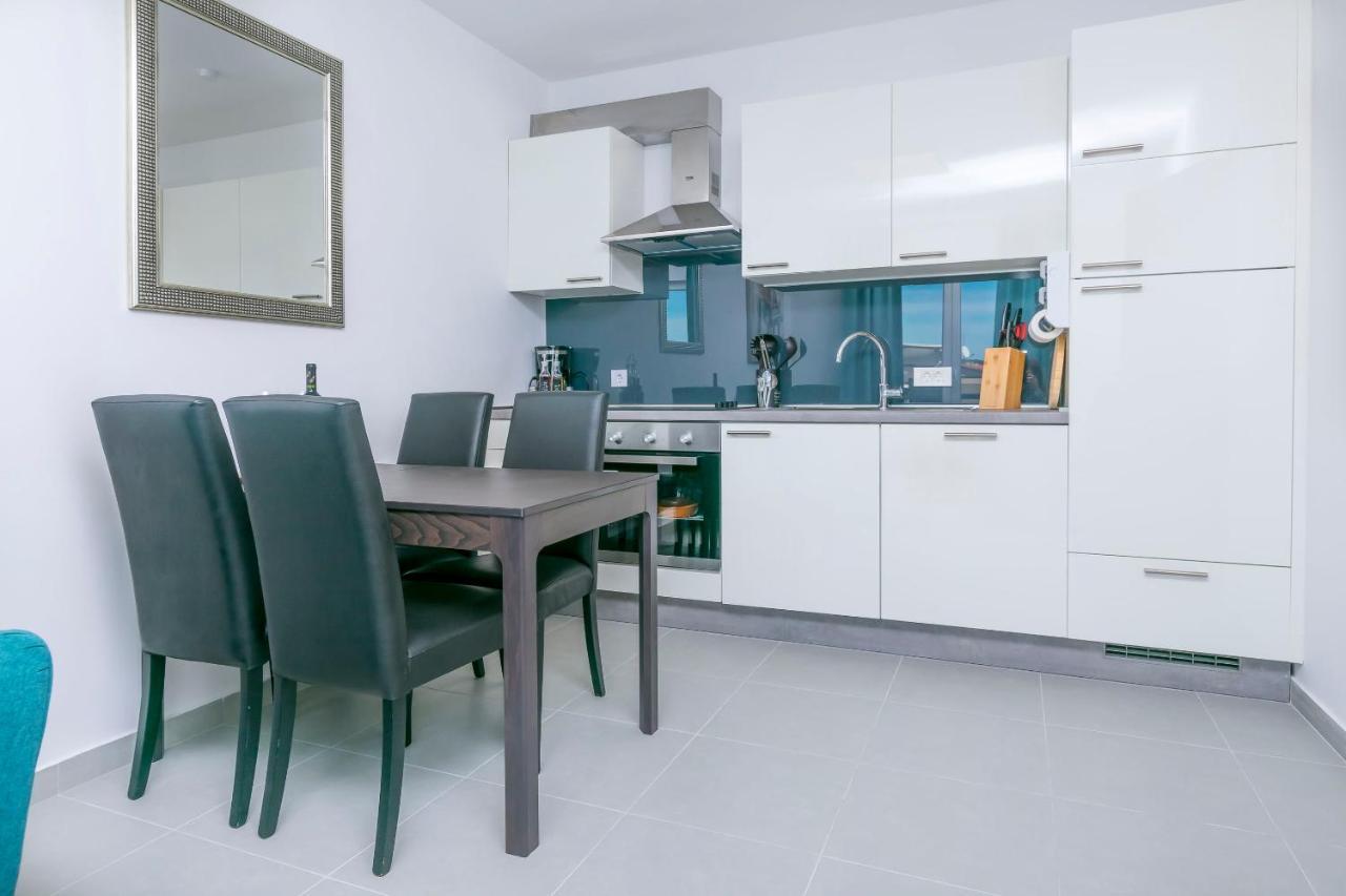 Apartments Visnja Рогозниця Екстер'єр фото