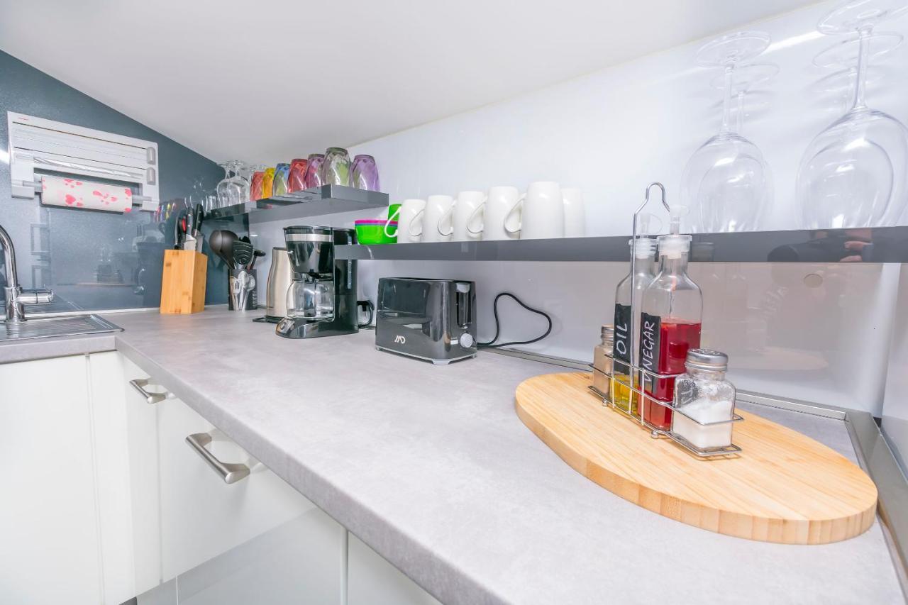 Apartments Visnja Рогозниця Екстер'єр фото