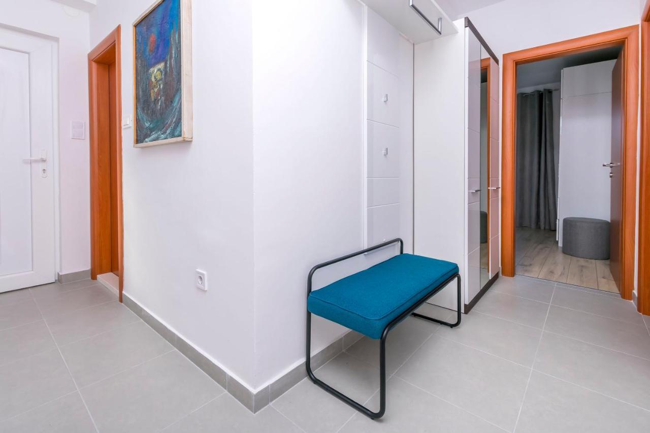 Apartments Visnja Рогозниця Екстер'єр фото