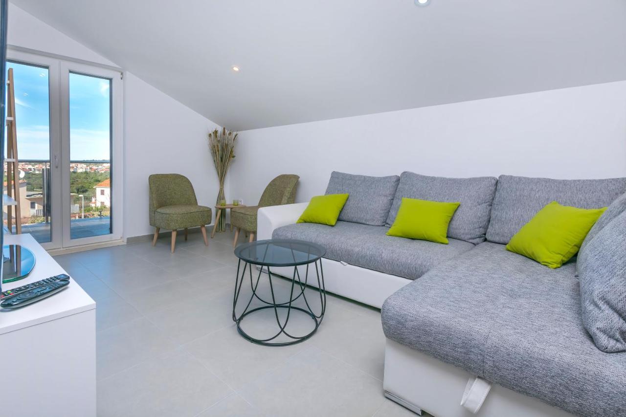 Apartments Visnja Рогозниця Екстер'єр фото